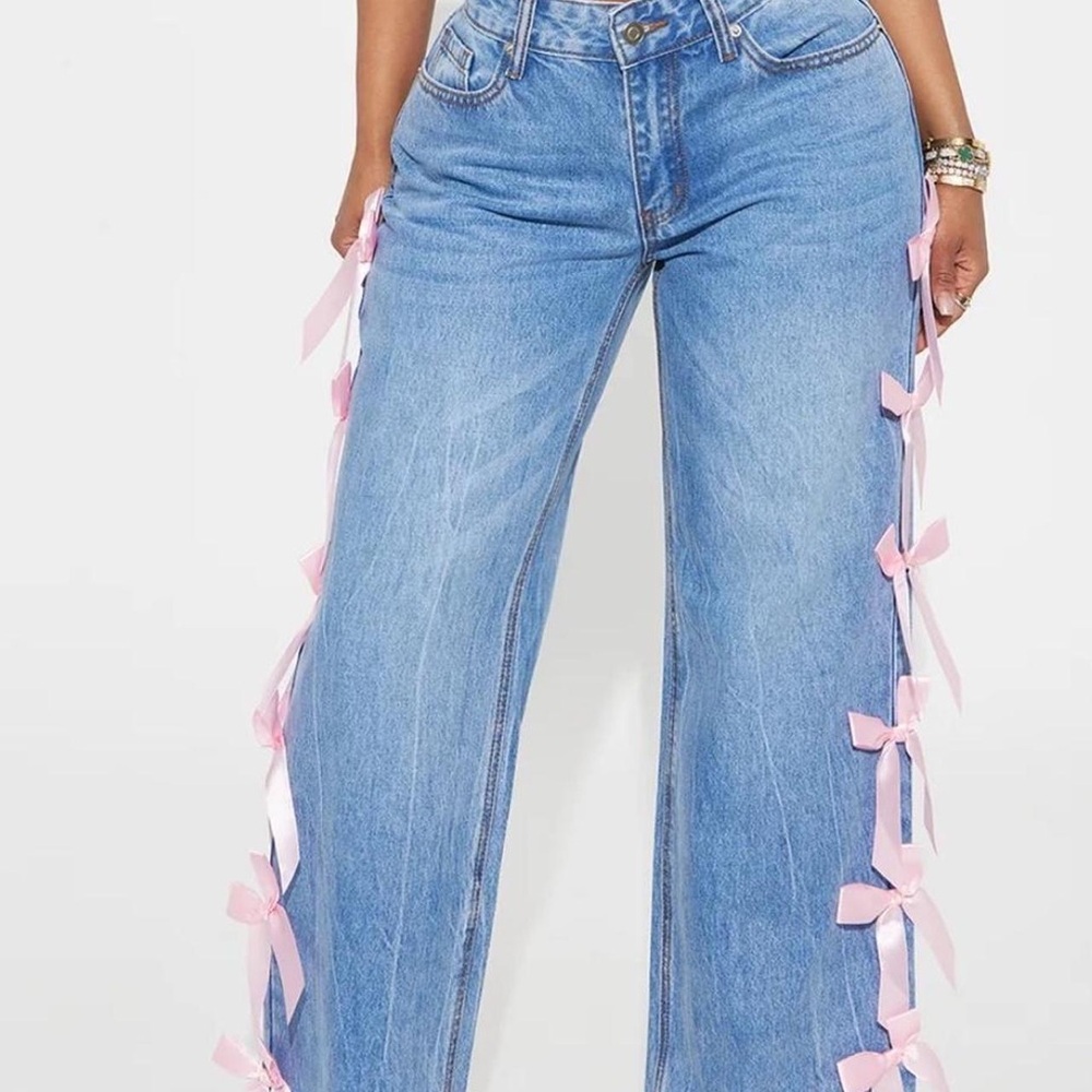Pink bow 🎀 jeans